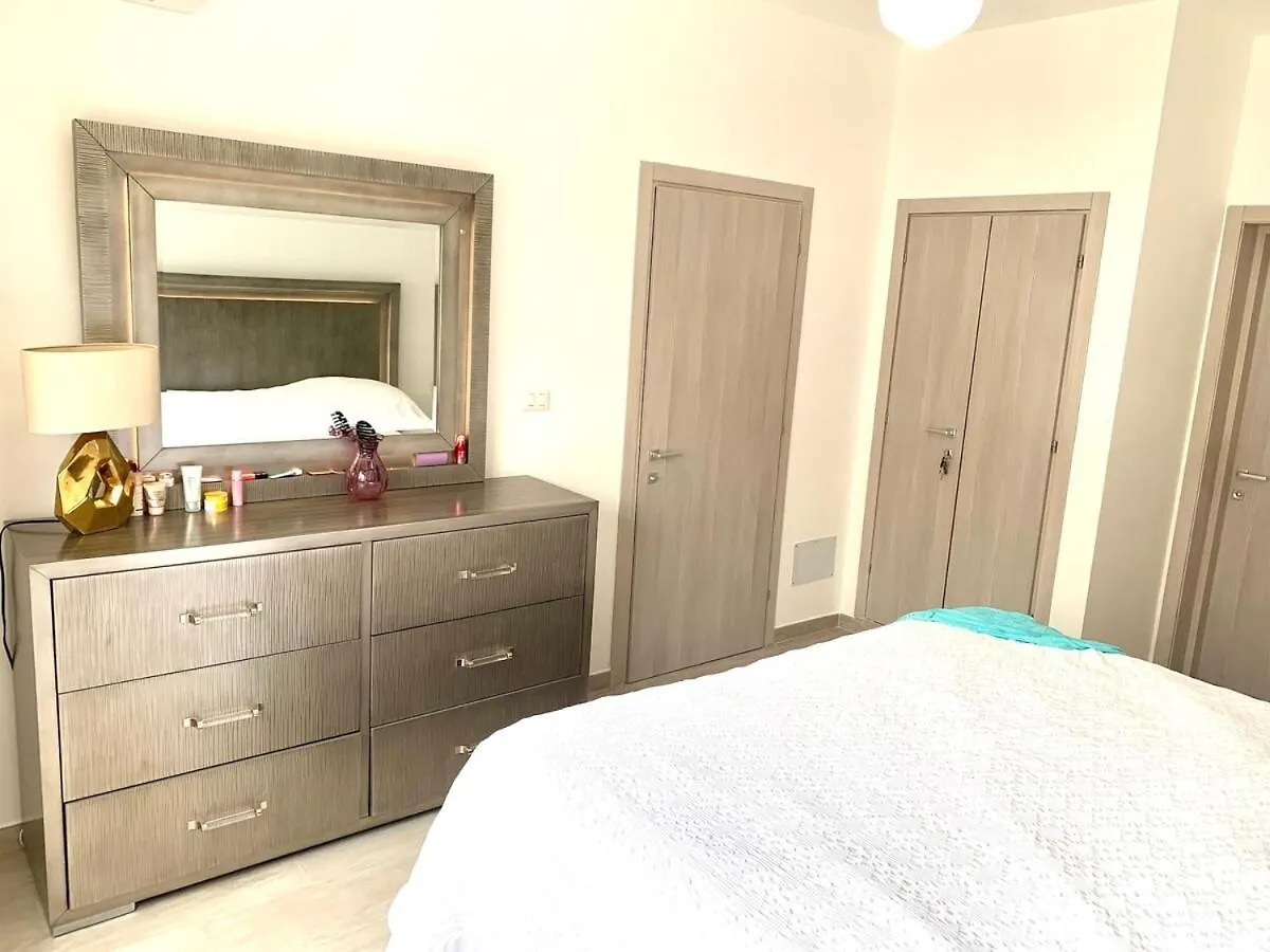 Luxurious Spacious 2-Bedroom Apartment, Steps From Beach Punta Cana 0*,  Dominikana